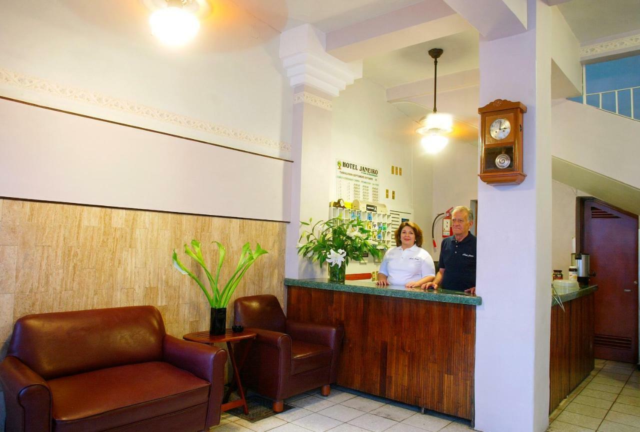 Hotel Janeiro Guadalajara Eksteriør bilde
